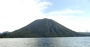 阿世潟からの男体山